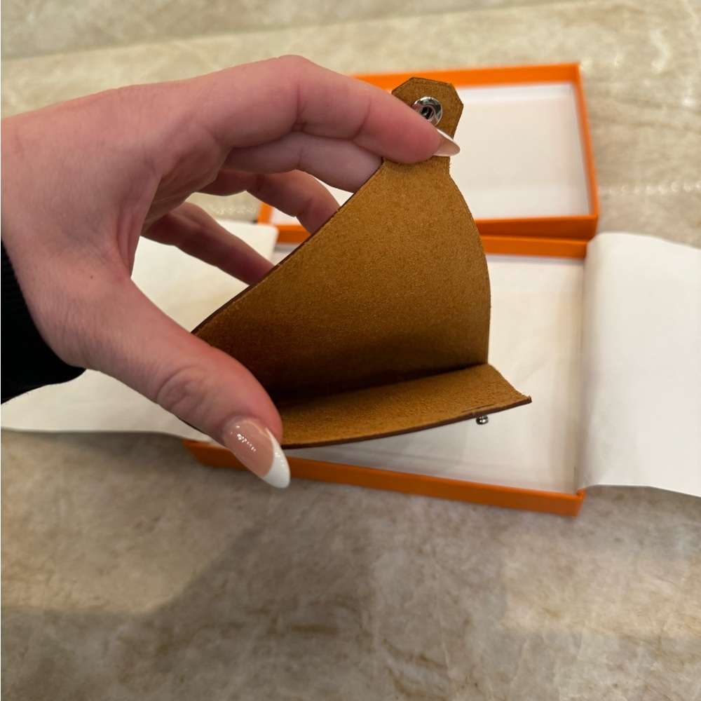 Hermes tarmac passport holder - Picture 3 of 8